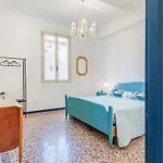 Dolcevita Penthouse - A Due Passi Dalla Ghirlandina Apartment *