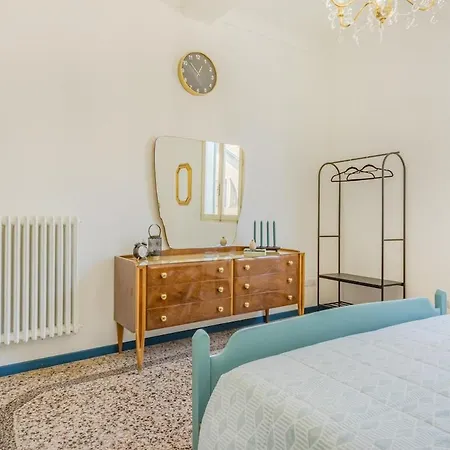 Dolcevita Penthouse - A Due Passi Dalla Ghirlandina アパート モデナ