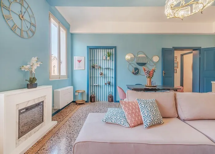 Dolcevita Penthouse - A Due Passi Dalla Ghirlandina Διαμέρισμα