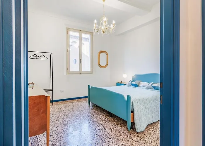 Dolcevita Penthouse - A Due Passi Dalla Ghirlandina Apartman *